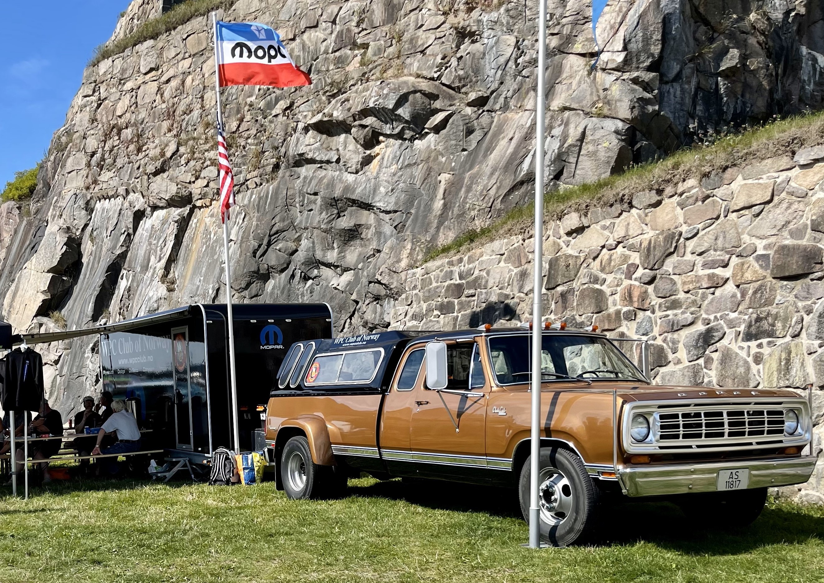 Artikkelbilde til artikkelen Klubb-bilen: 1975 Dodge D300 Club Cab