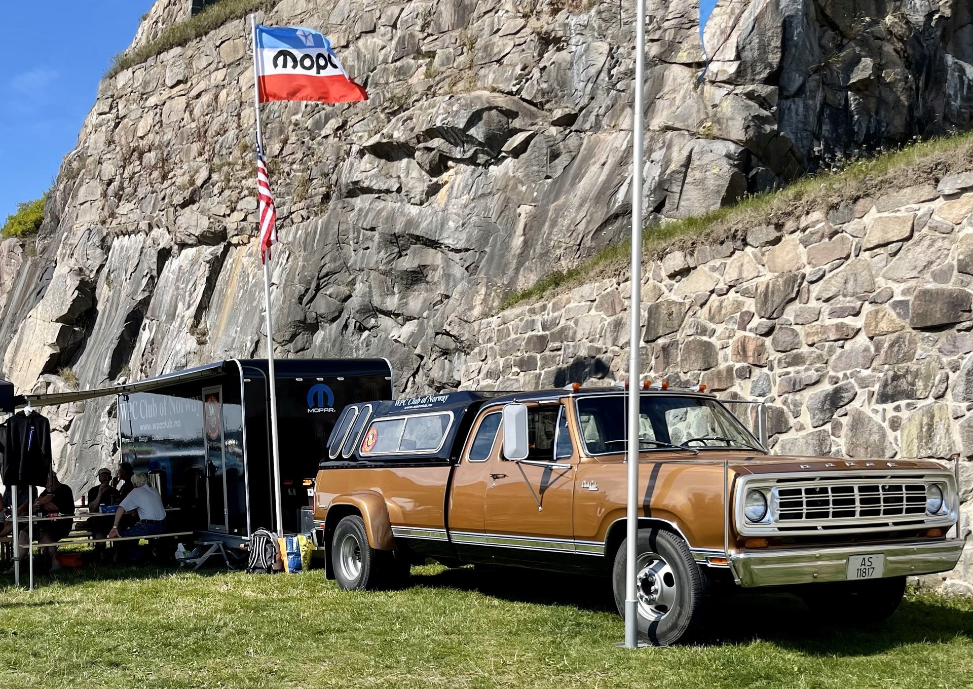 Klubb-bilen: 1975 Dodge D300 Club Cab